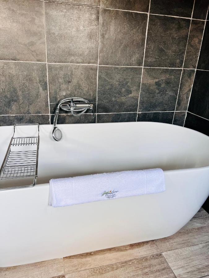 Signature Boutique Guesthouse Маун Екстер'єр фото